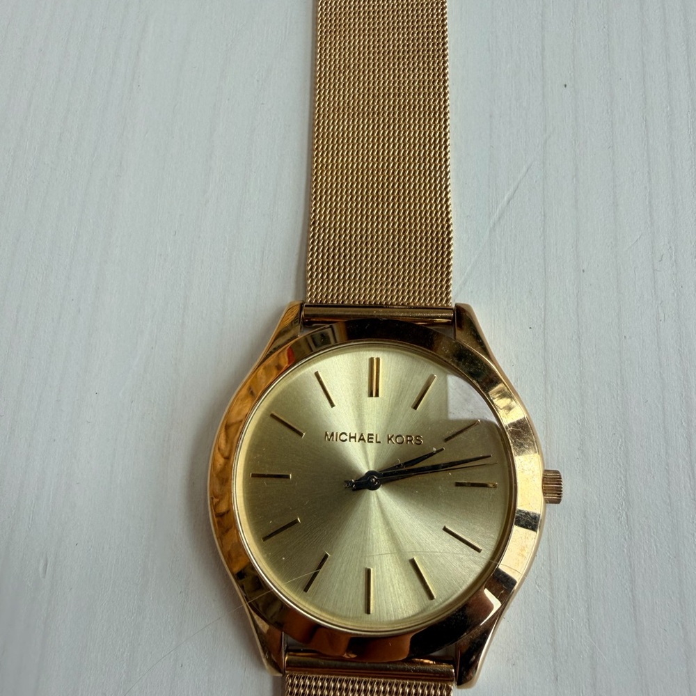 Michael Kors Men's Gold-Tone Mesh Strap Watch - Picture 4 of 7